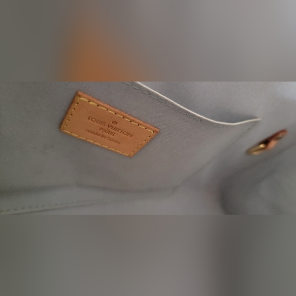 Louis Vuitton Pearl Vernis Roxbury Drive Purse - Picture 4 of 8